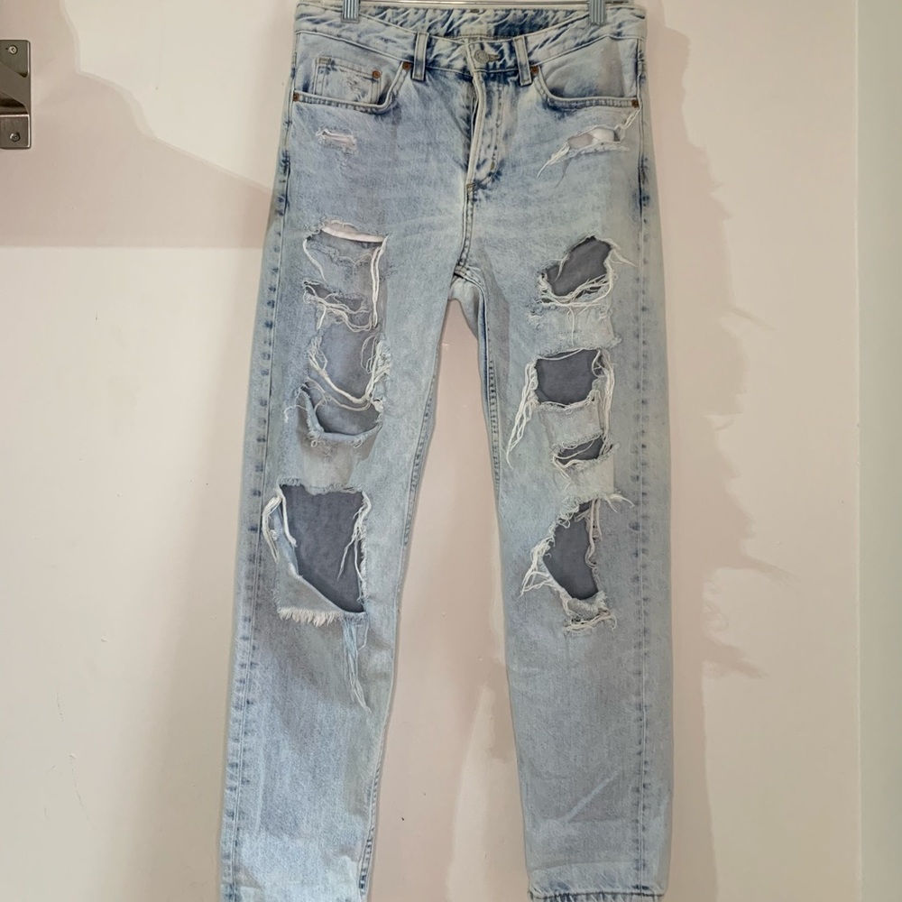 Boyfriend ripped jeans